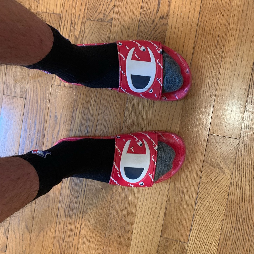 Red Champion Slide Size 9 Lightly Worn - image 5